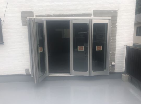 新規冊子交換及び新規ウッドデッキ